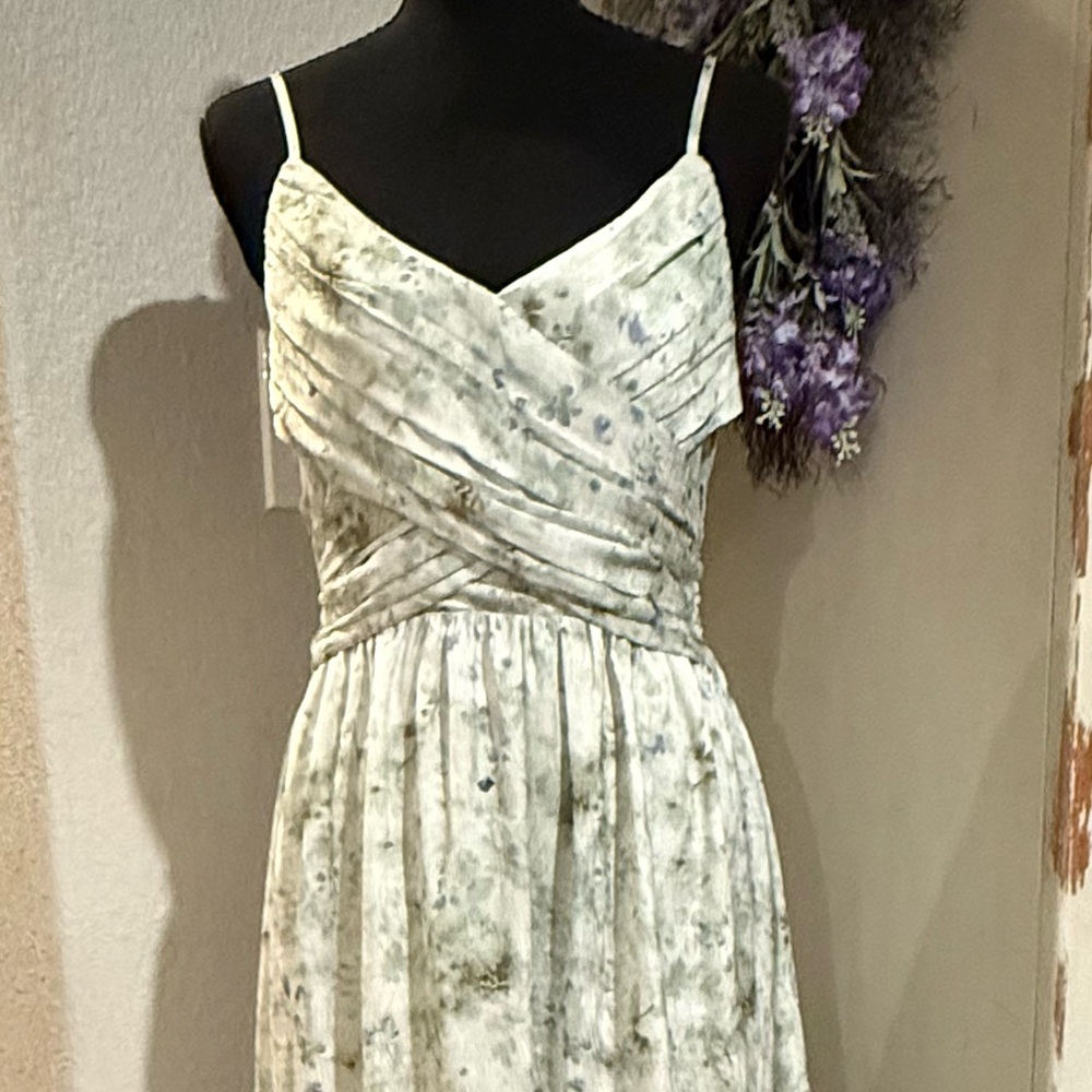 Storia Elegant Cream Maxi Dress